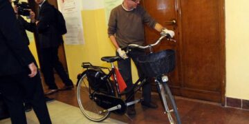 Garlasco, la procura: “Nascoste prove a favore di Stasi già nel 2007”. Revisione del processo più vicina