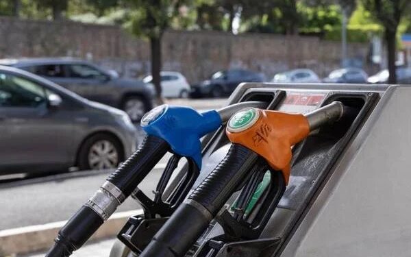 Carburanti, scatta il tetto Eni: benzina a 1,99 euro, gasolio a 2,19