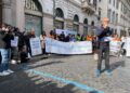 La protesta dei caregiver contro il Governo Meloni: “Per le armi trovate i soldi, per la disabilità le risorse restano sempre insufficienti”