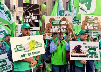 Autotrasportatori e agricoltori in rivolta al Sud: nuovi sit-in, blocchi stradali e protesta contro il caro carburanti e il caro vita